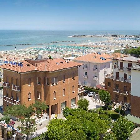 Hotel Villa Fulgida Cattolica Exterior foto