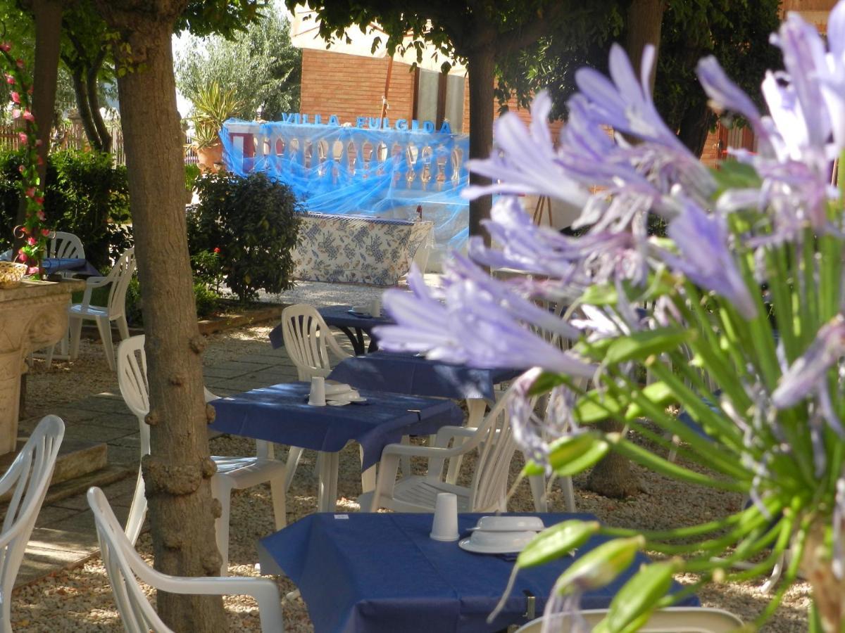 Hotel Villa Fulgida Cattolica Exterior foto