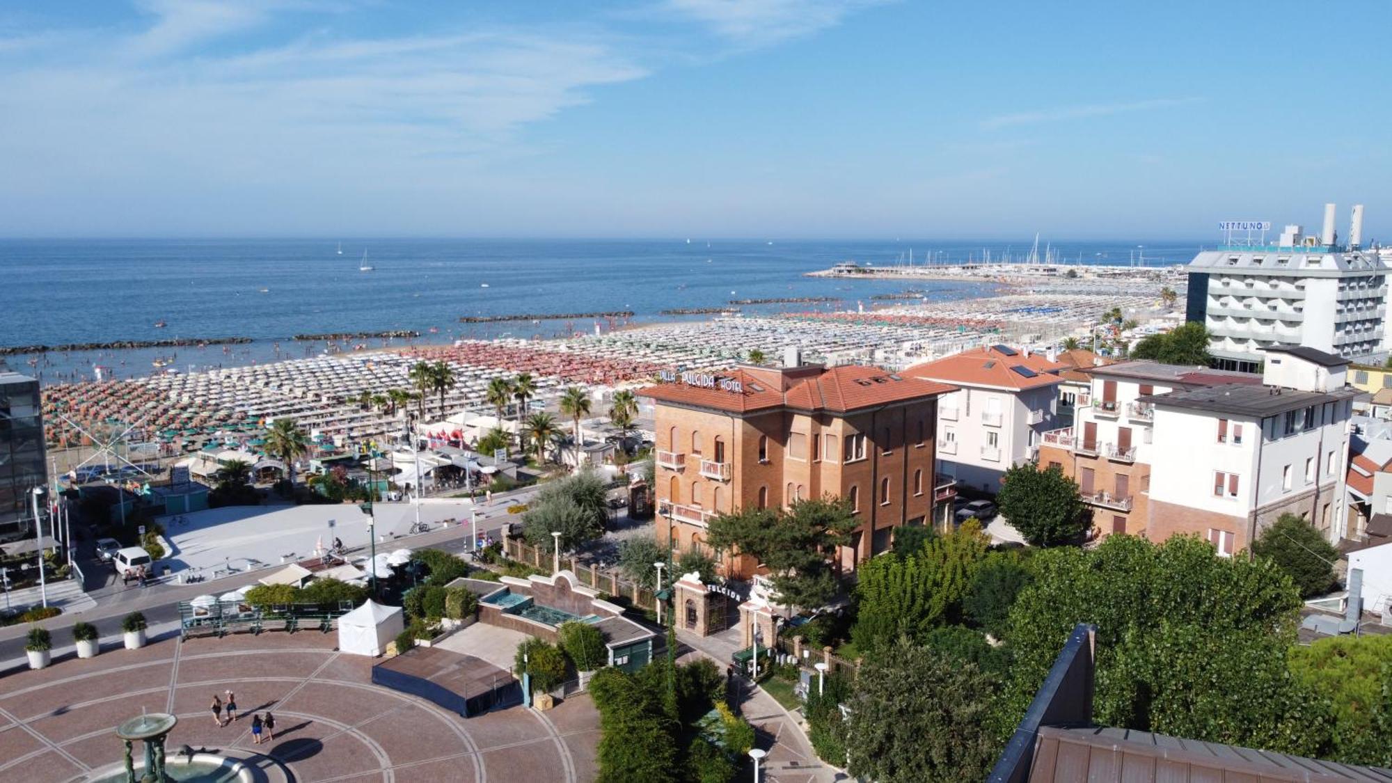 Hotel Villa Fulgida Cattolica Exterior foto