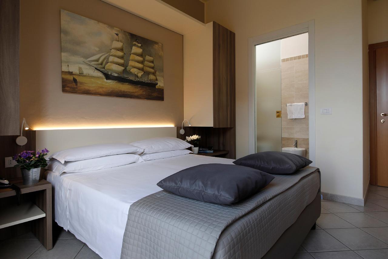 Hotel Villa Fulgida Cattolica Exterior foto